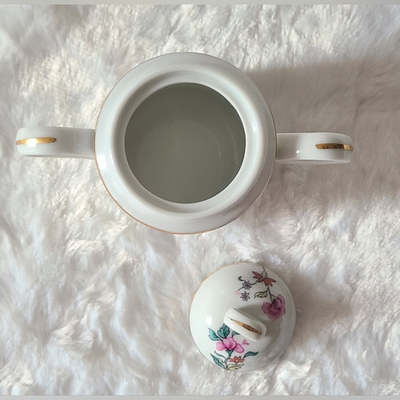 Horchow - Tobacco Leaf Tea Cup With Infuser & Lid and Sugar Bowl With Top Set - Picture 4 of 15